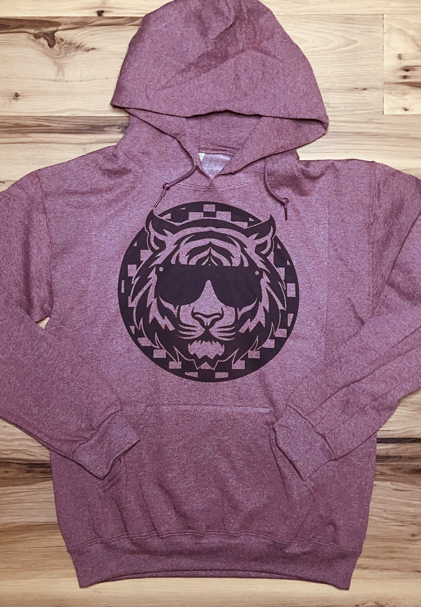 Cool tiger with HeatWaves - checkered background - Hoodie